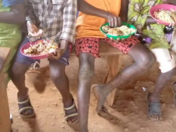 children eating